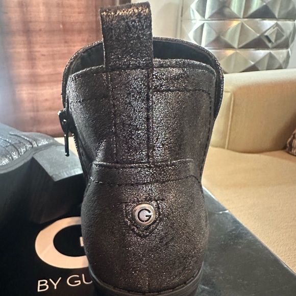 G by GUESS METALLIC PEWTER BOOTIES - Picture 5 of 14